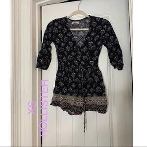 Xs Hollister print  romper